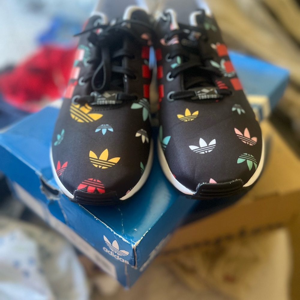 Adidas shoes brand new size 7